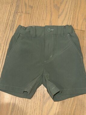 Vineyard Vines Boys Performance stretch Shorts Green 3T